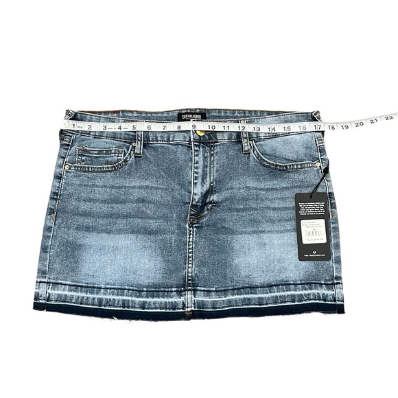 True Religion Light Mellow Wash Denim Studded Cotton Mini Skirt Size: 30 - Picture 6 of 9